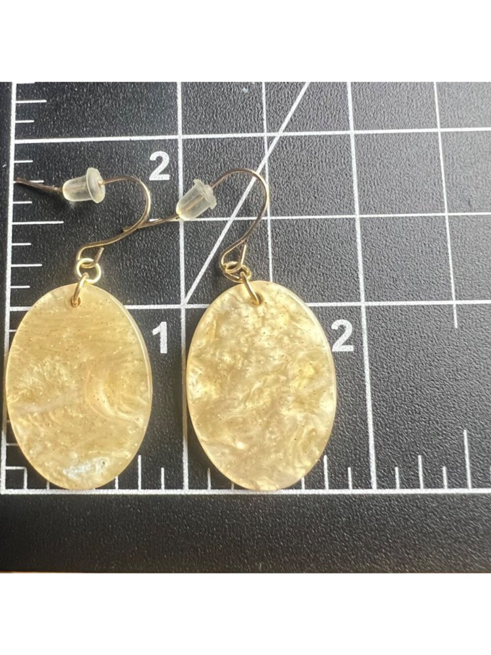 Vintage Lucite Statement Necklace Earrings Set Marbled Beige Pendant Gold Tone - Picture 6 of 14
